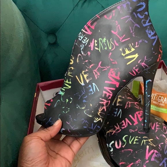 Heels for women size 8.5 - Picture 2 of 4